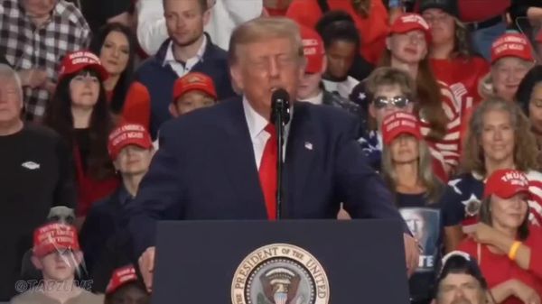 Доналд Трамп дар бораи додани ҷоизаи сулҳи Нобел ба Нави Пиллай изҳори норозигӣ кард - Sputnik Тоҷикистон