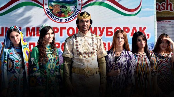 В Душанбе встретили праздник осеннего урожая  - Sputnik Таджикистан