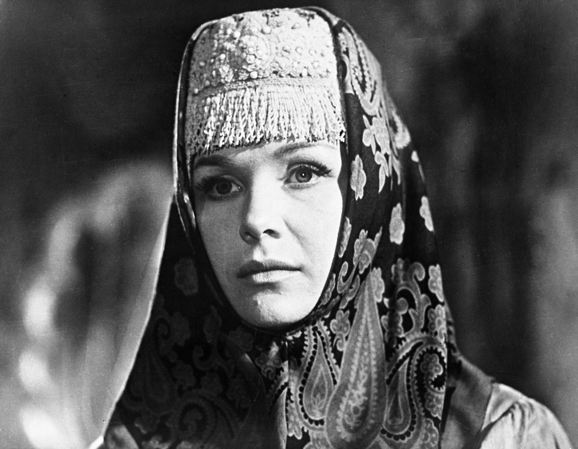 Артистка Нинель Мышкова в роли Марьи-искусницы в фильме-сказке по пьесе Евгения Шварца Марья-искусница. 1959 год. Киностудия имени М. Горького. - Sputnik Тоҷикистон, 1920, 21.10.2026