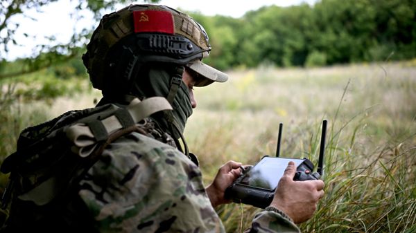Боевая работа расчетов FPV-дронов Центра Рубикон. - Sputnik Таджикистан