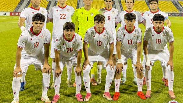 Мунтахаби наврасони Тоҷикистон (U-17) дар нахустин бозии дуӯстона дар доираи омодагӣ ба Чемпионати ҷаҳон-2026 бар ҳамсолони худ аз Қатар бо ҳисоби 1:0 пирӯз шуд - Sputnik Тоҷикистон