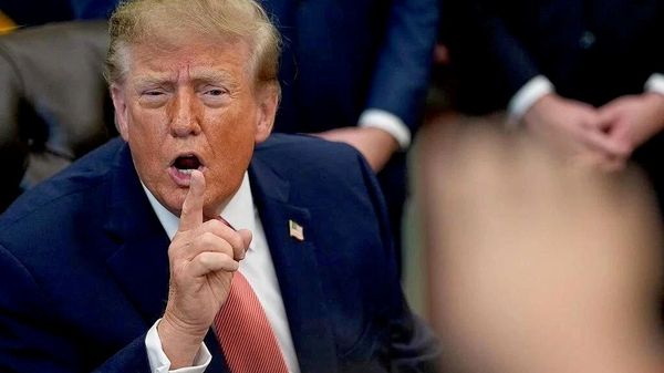 Трамп иддао дорад, ки агар ИМА хоҳад, метавонад Эрон ва тамоми нафти онро пурра тасарруф кунад - Sputnik Тоҷикистон