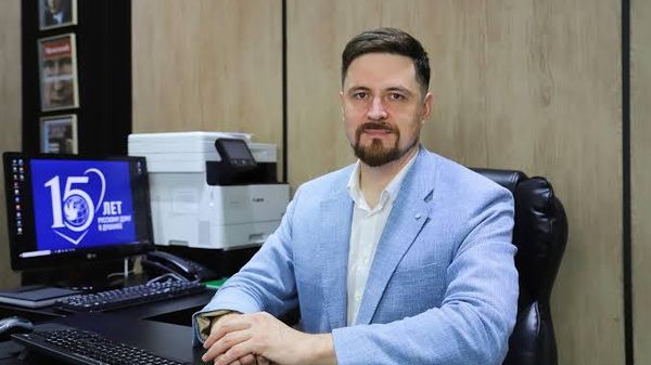 آندری پاتروشیف، راهبر دفتر روسوترودنیچستوو در تاجیکستان به گسترش مناسبت‌های تعلیمی بین دو کشور تاکید کرد - Sputnik تاجیکستان