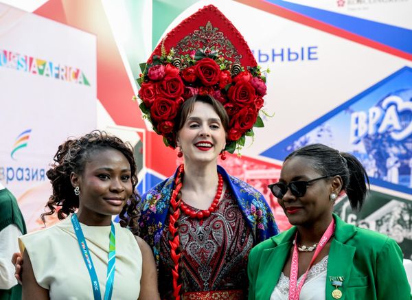 Шиори форум - "Барои сулҳ, амният ва рушд" аст. Шиори форум - "Барои сулҳ, амният ва рушд" аст. - Sputnik Тоҷикистон