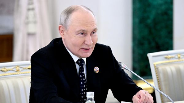 Президент Владимир Путин во время встречи с президентом Египта Абделем Фаттахом ас-Сиси на полях III Саммита и форума Россия - Африка в Москве.  - Sputnik Тоҷикистон