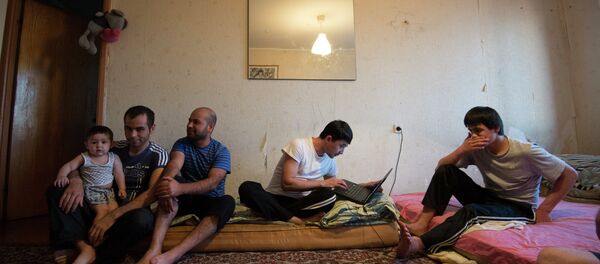 Оила аз Тоҷикистон, акс аз бойгонӣ Оила аз Тоҷикистон, акс аз бойгонӣ - Sputnik Тоҷикистон