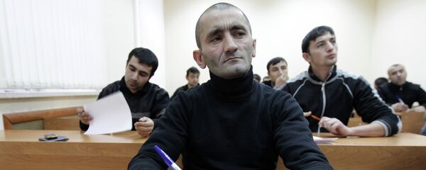 Супоридани имтиҳон. Акс аз бойгонӣ - Sputnik Тоҷикистон