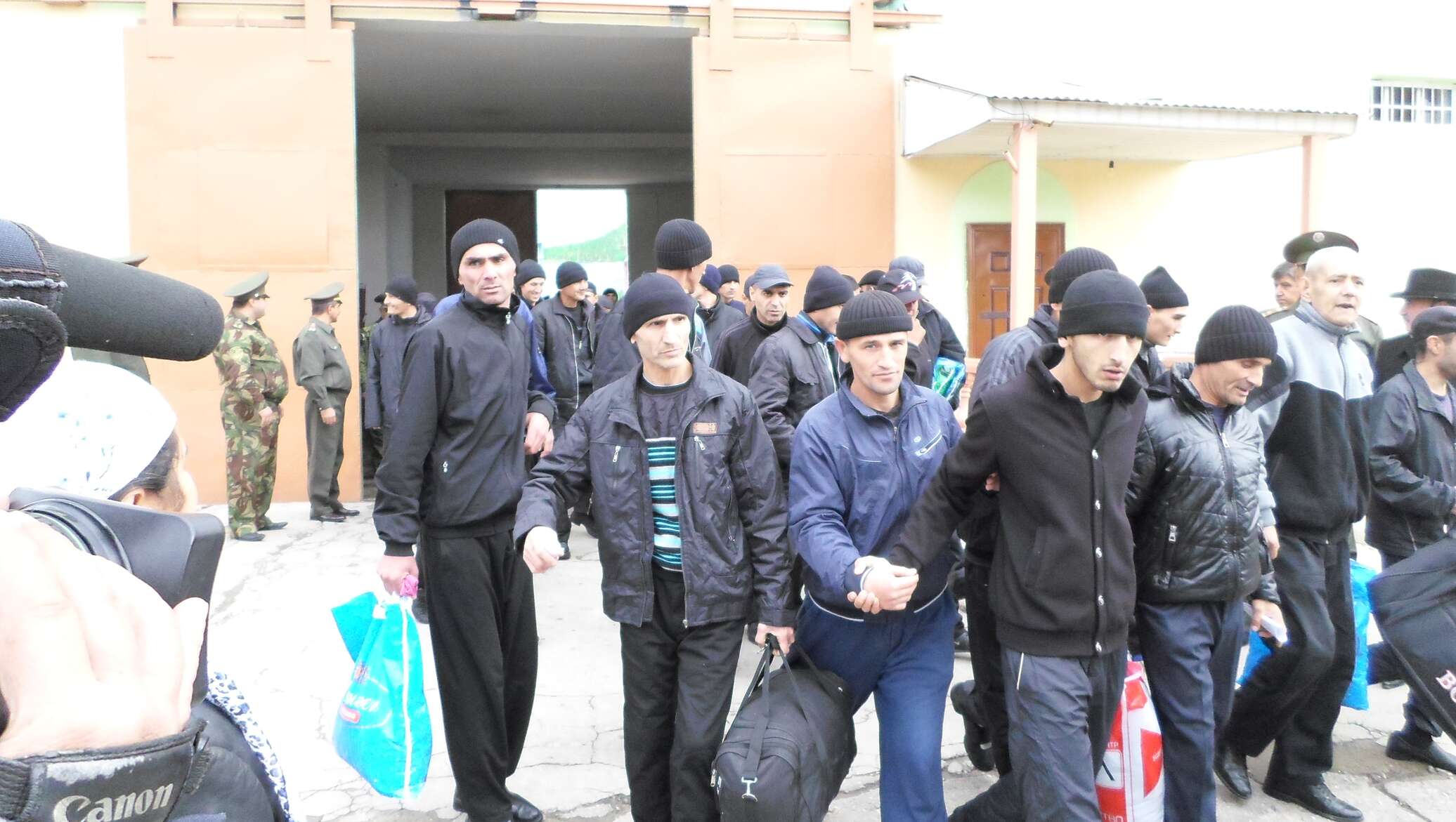 Миграционная амнистия. Амнистия в Таджикистане. Тюрьма в Таджикистане в Вахдате. Амнистия для мигрантов из Таджикистана 2023 году.