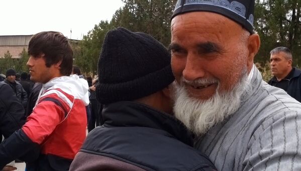 Амнистированные заключенные Вахдатской колонии - Sputnik Таджикистан