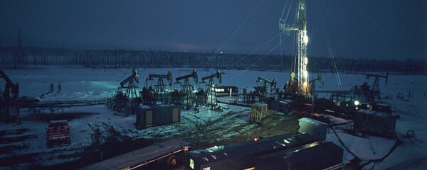Буровая установка, Архивное фото - Sputnik Таджикистан