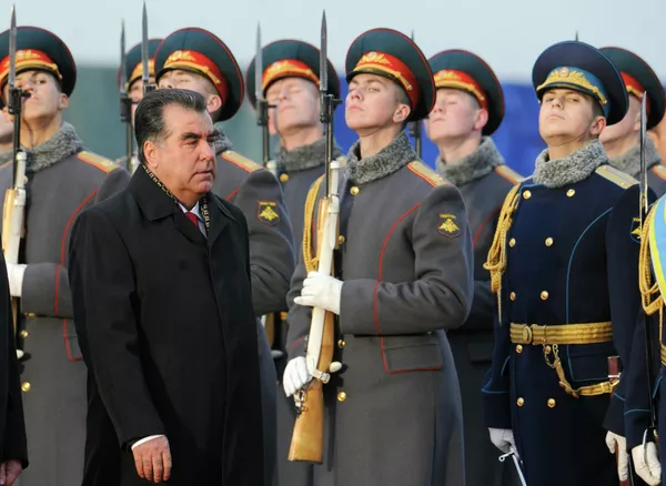 Эмомалӣ Раҳмон, президенти Тоҷикистон бо сафари расмӣ ба Маскав рафт. Акс аз бойгонӣ - Sputnik Тоҷикистон