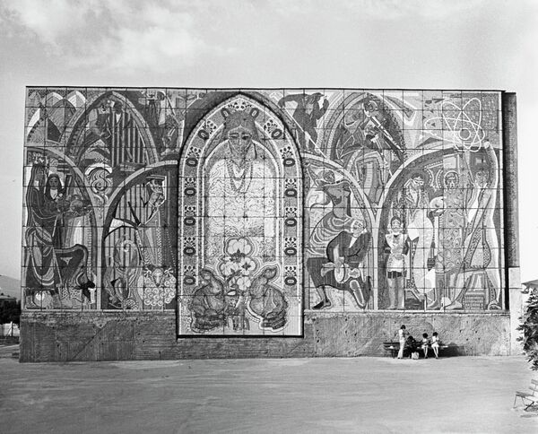 Мозаика на стене кинотеатра Таджикистан. Архивное фото. - Sputnik Таджикистан