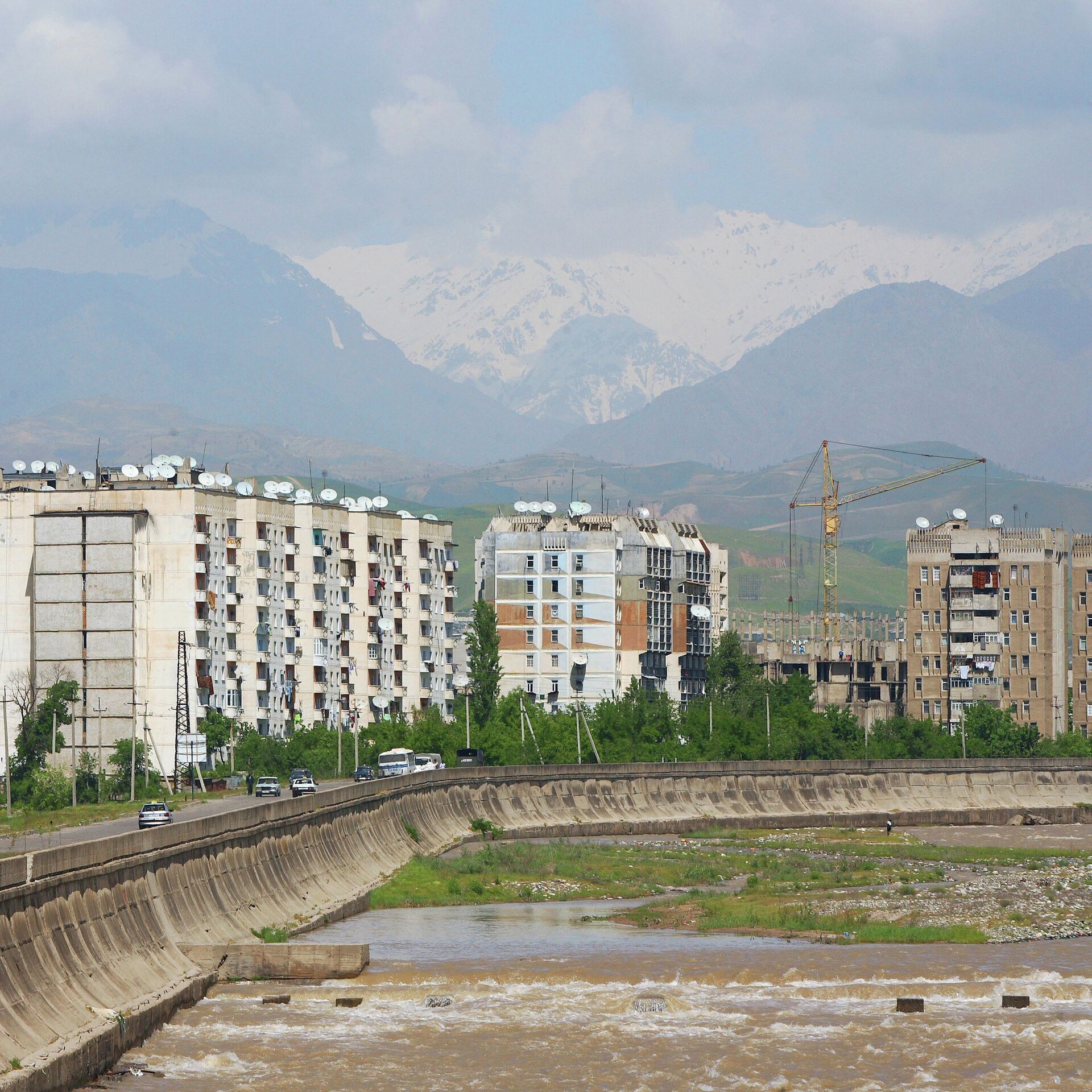 Душанбе е. Душанбе Душанбинка. Таджикистан Душанбе Яван. Город Душанбе река Душанбинка. Таджикистан столица Худжанд.