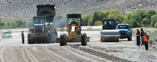 Тармим ва таҷдиди роҳи  Бишкек-Нарин-Торугарт. Акс аз бойгонӣ - Sputnik Тоҷикистон