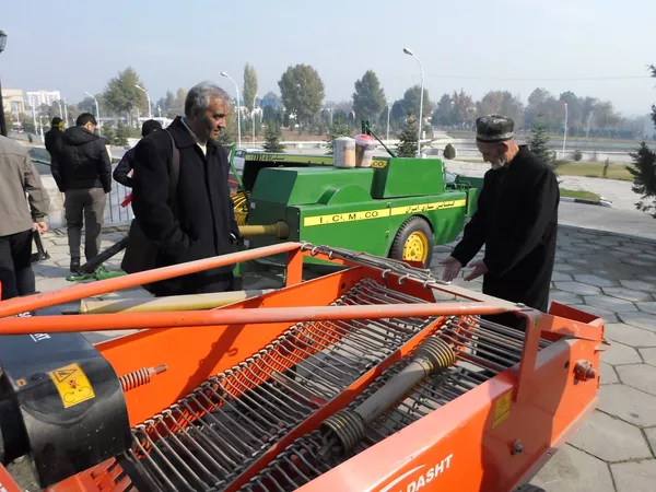 Намоишгоҳи Iran Expo-2014 дар Душанбе Намоишгоҳи Iran Expo-2014 дар Душанбе - Sputnik Тоҷикистон