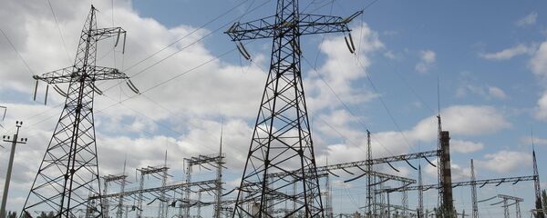 Сутунҳои хатти интиқоли барқ. Акс аз бойгонӣ - Sputnik Тоҷикистон