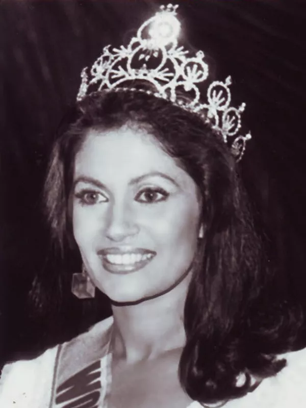 Зебосанами ҷаҳон - 1985. Рози Сенанаяки (Шри-Ланка). Акс аз саҳифаи Mrs. World Зебосанами ҷаҳон - 1985. Рози Сенанаяки (Шри-Ланка). Акс аз саҳифаи Mrs. World - Sputnik Тоҷикистон