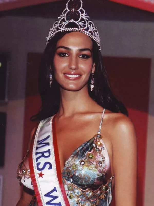 Зебосанами ҷаҳон - 2005. Сима Баҳар (Исроил). Акс аз сомонаи Mrs. World Зебосанами ҷаҳон - 2005. Сима Баҳар (Исроил). Акс аз сомонаи Mrs. World - Sputnik Тоҷикистон