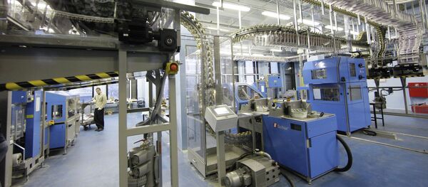 Насби таҷҳизоти нав дар матбааи рӯзномаи Московский комсомолетс - Sputnik Тоҷикистон