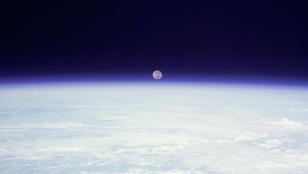 Восход Луны над планетой Земля - Sputnik Таджикистан