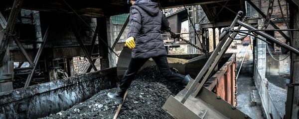 Кони истихроҷи ангишт дар Донбасс. Акс аз бойгонӣ Кони истихроҷи ангишт дар Донбасс. Акс аз бойгонӣ - Sputnik Тоҷикистон