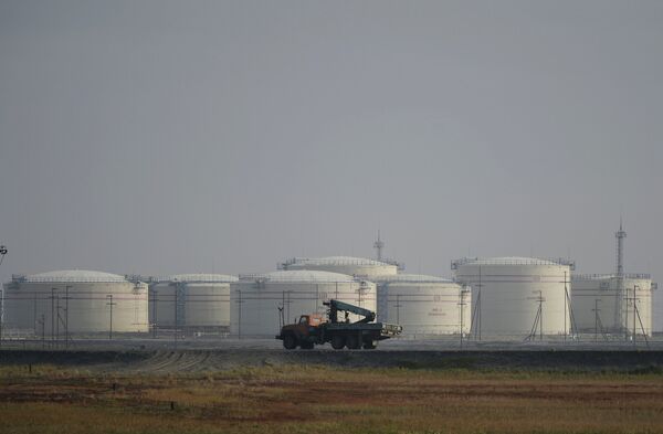 Нефтяные хранилища. Архивное фото - Sputnik Таджикистан