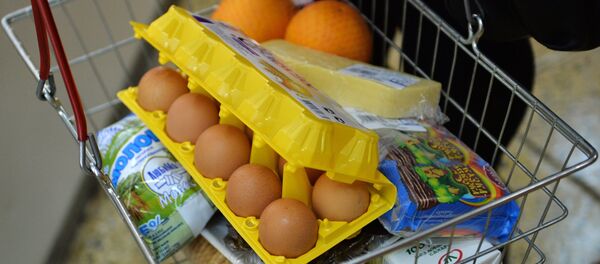Продуктовая корзина, архивное фото Продуктовая корзина, архивное фото - Sputnik Тоҷикистон