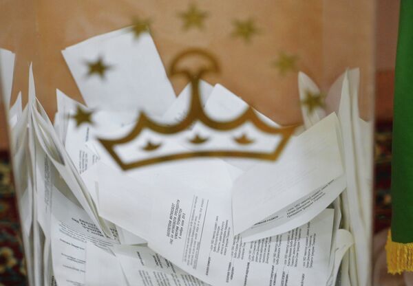 Урна для голосования на одном из избирательных участков в Таджикистане. Архивное фото - Sputnik Таджикистан