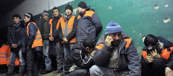 Трудовые мигранты, архивное фото - Sputnik Таджикистан