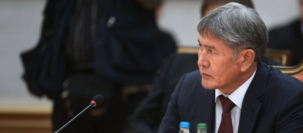 Раиси ҷумҳури Қирғизистон Алмосмбек Отамбоев. Акс аз бойгонӣ - Sputnik Тоҷикистон