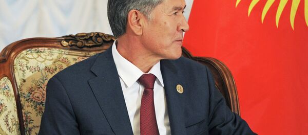 Президент Кыргызстана Алмазбек Атамбаев. Архивное фото - Sputnik Тоҷикистон