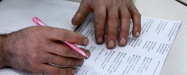 Экзамен по языку. Архивное фото Экзамен по языку. Архивное фото - Sputnik Таджикистан