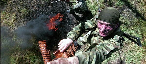 Бойцы 201-й мотострелковой дивизии. Архивное фото Бойцы 201-й мотострелковой дивизии. Архивное фото - Sputnik Таджикистан