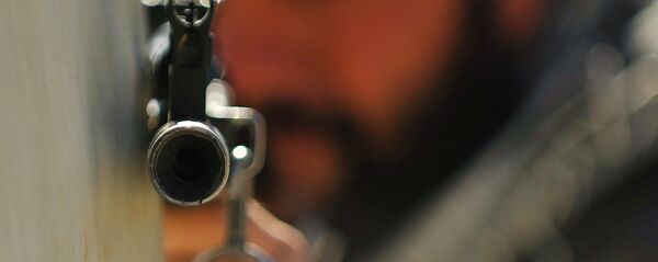 Дуло автомата - Sputnik Тоҷикистон