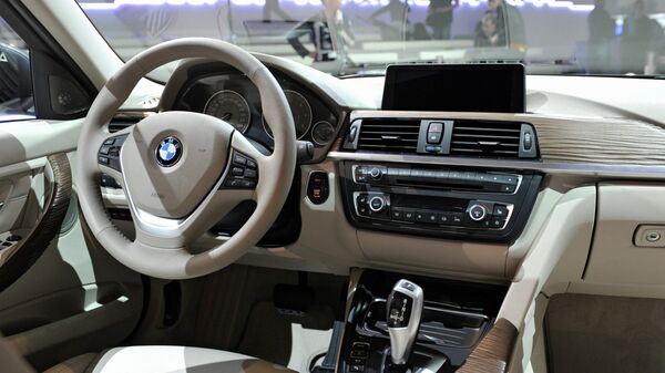 Концерн BMW представил новое поколение седана 3-й серии - Sputnik Таджикистан