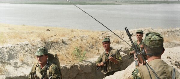 Пограничники Таджикистана, архивное фото Пограничники Таджикистана, архивное фото - Sputnik Тоҷикистон