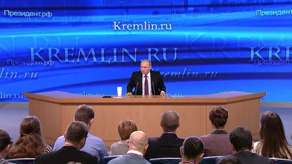 Путин дар нишасти матбуотӣ - Sputnik Тоҷикистон