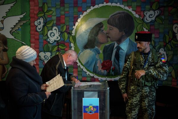 Досрочные выборы главы ЛНР и депутатов Народного Совета ЛНР - Sputnik Таджикистан