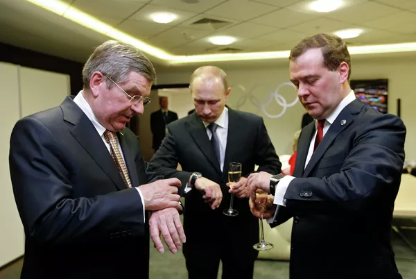 В.Путин ва Д.Медведев дар маросими кушодашавии Олимпиада-2014 дар Сочи ширкат кардандданд В.Путин ва Д.Медведев дар маросими кушодашавии Олимпиада-2014 дар Сочи ширкат кардандданд - Sputnik Тоҷикистон