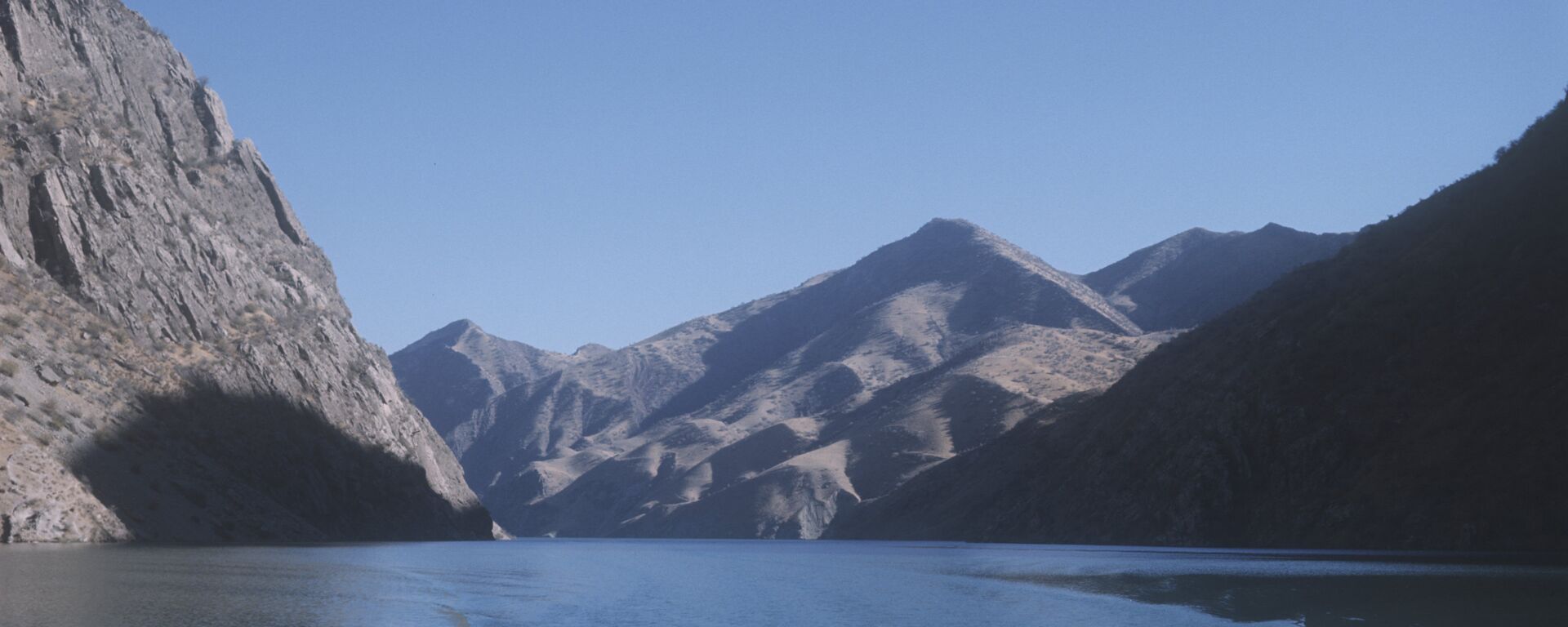 Водохранилище Вахш на реке Нурх - Sputnik Таджикистан, 1920, 14.05.2021