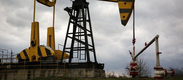 Нефтяные насосы. Архивное фото - Sputnik Таджикистан