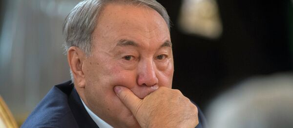Нурсултан Назарбоев. Акс аз бойгонӣ - Sputnik Тоҷикистон