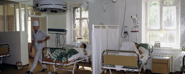 Дар шӯъбаи эҳёгарӣ. Акс аз бойгонӣ Дар шӯъбаи эҳёгарӣ. Акс аз бойгонӣ - Sputnik Тоҷикистон