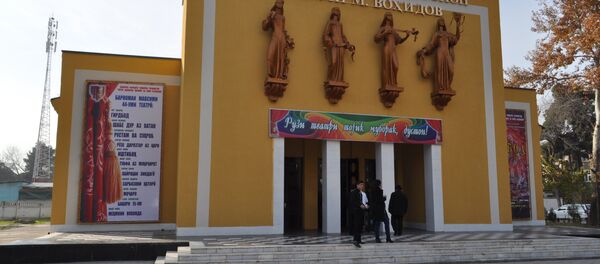 Театри ҷавонони ба номи М. Воҳидов. Акс аз бойгонӣ - Sputnik Тоҷикистон