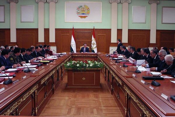 Заседание правительства Таджикистана 29 декабря 2014 года. Фото: пресс-служба президента РТ - Sputnik Таджикистан