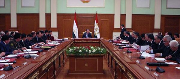 Заседание правительства Таджикистана 29 декабря 2014 года. Фото: пресс-служба президента РТ Заседание правительства Таджикистана 29 декабря 2014 года. Фото: пресс-служба президента РТ - Sputnik Тоҷикистон