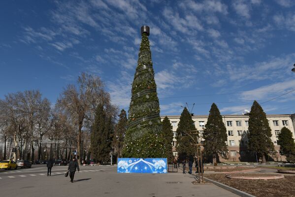 Главная елка Душанбе - Sputnik Таджикистан