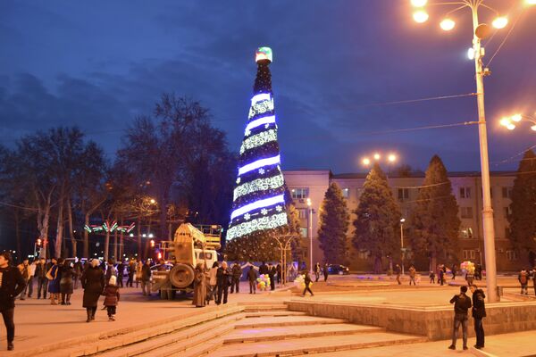 Главная новогодняя елка Душанбе - Sputnik Таджикистан