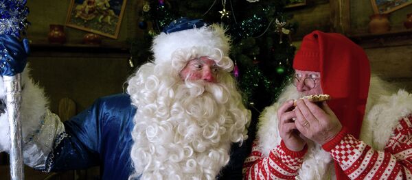 Приезд норвежского Деда Мороза Юлениссена в Москву Приезд норвежского Деда Мороза Юлениссена в Москву - Sputnik Таджикистан