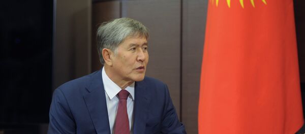 Атамбоев бо Путин вохӯрд. Акс аз бойгонӣ - Sputnik Тоҷикистон